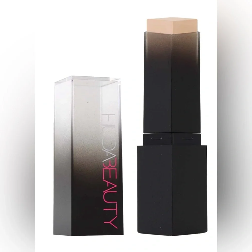 🖤HUDA BEAUTY🖤FauxFilter Skin Finish Buildable Coverage Foundation Stick/NIB